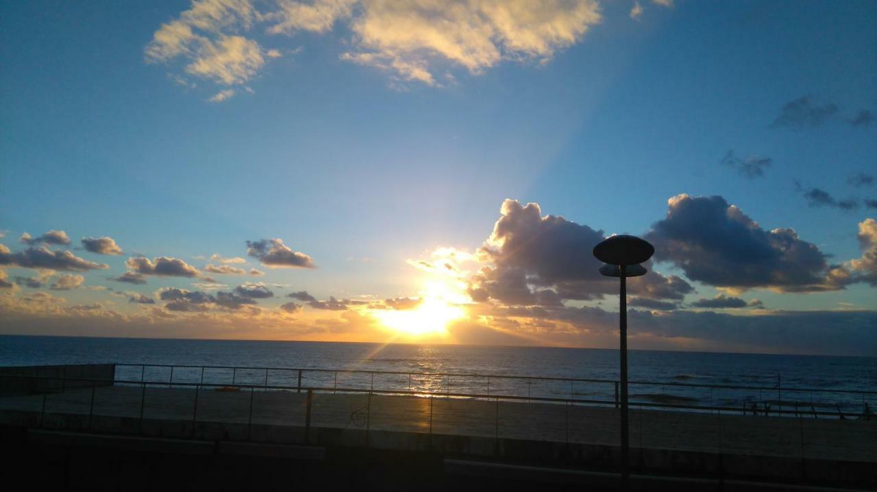 Beach Front Sunset Apartment Apúlia エクステリア 写真